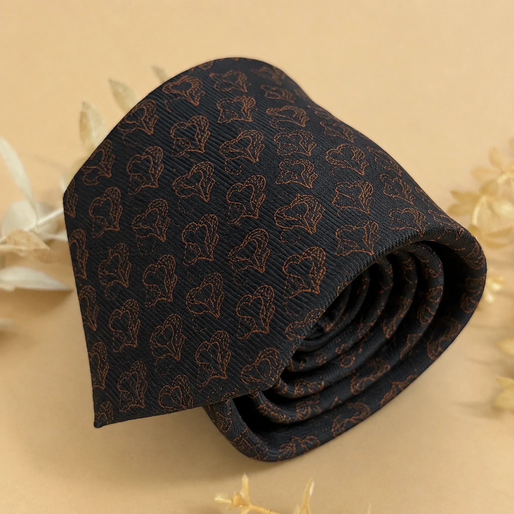 Onyx Gold Motif Silk Necktie