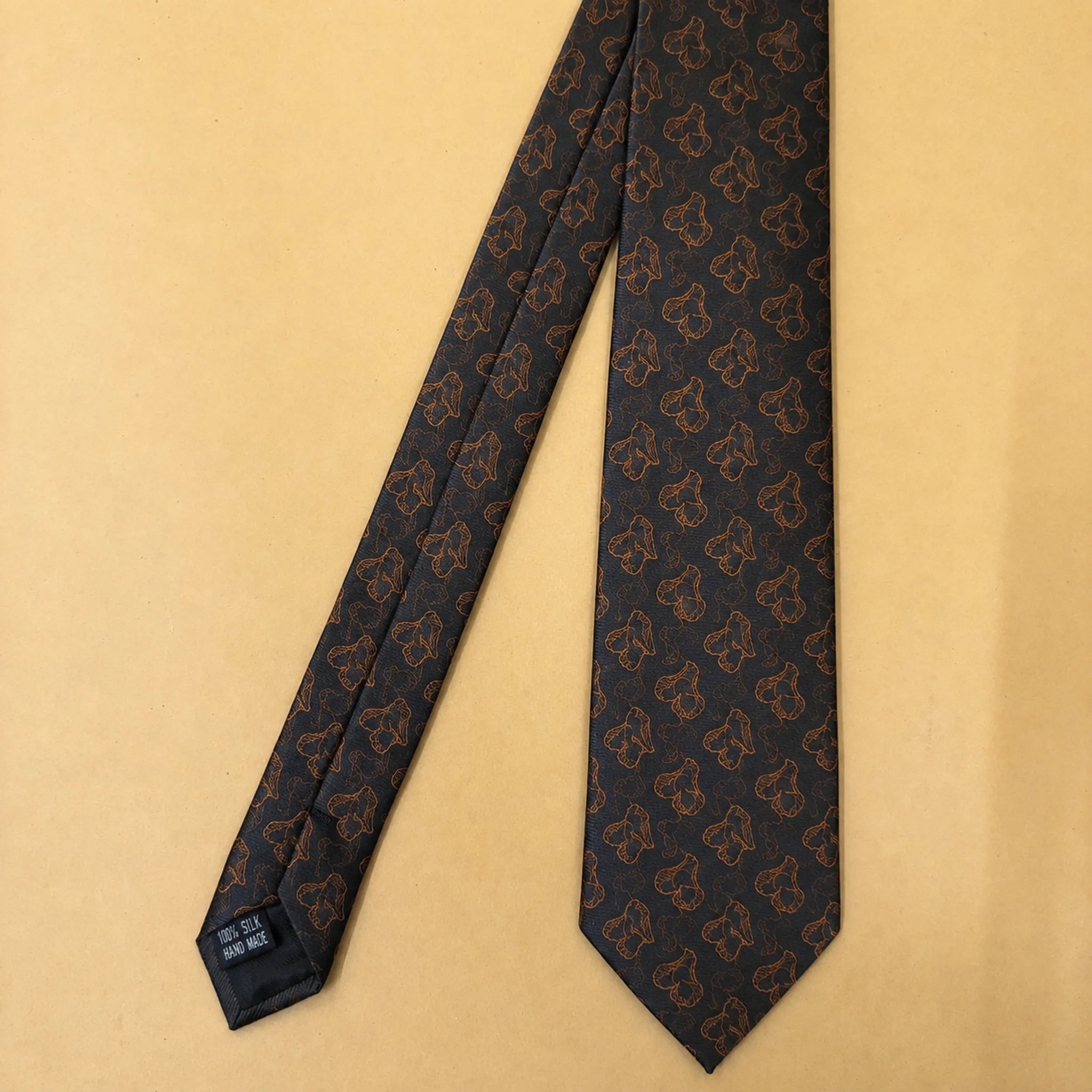 Onyx Gold Motif Silk Necktie