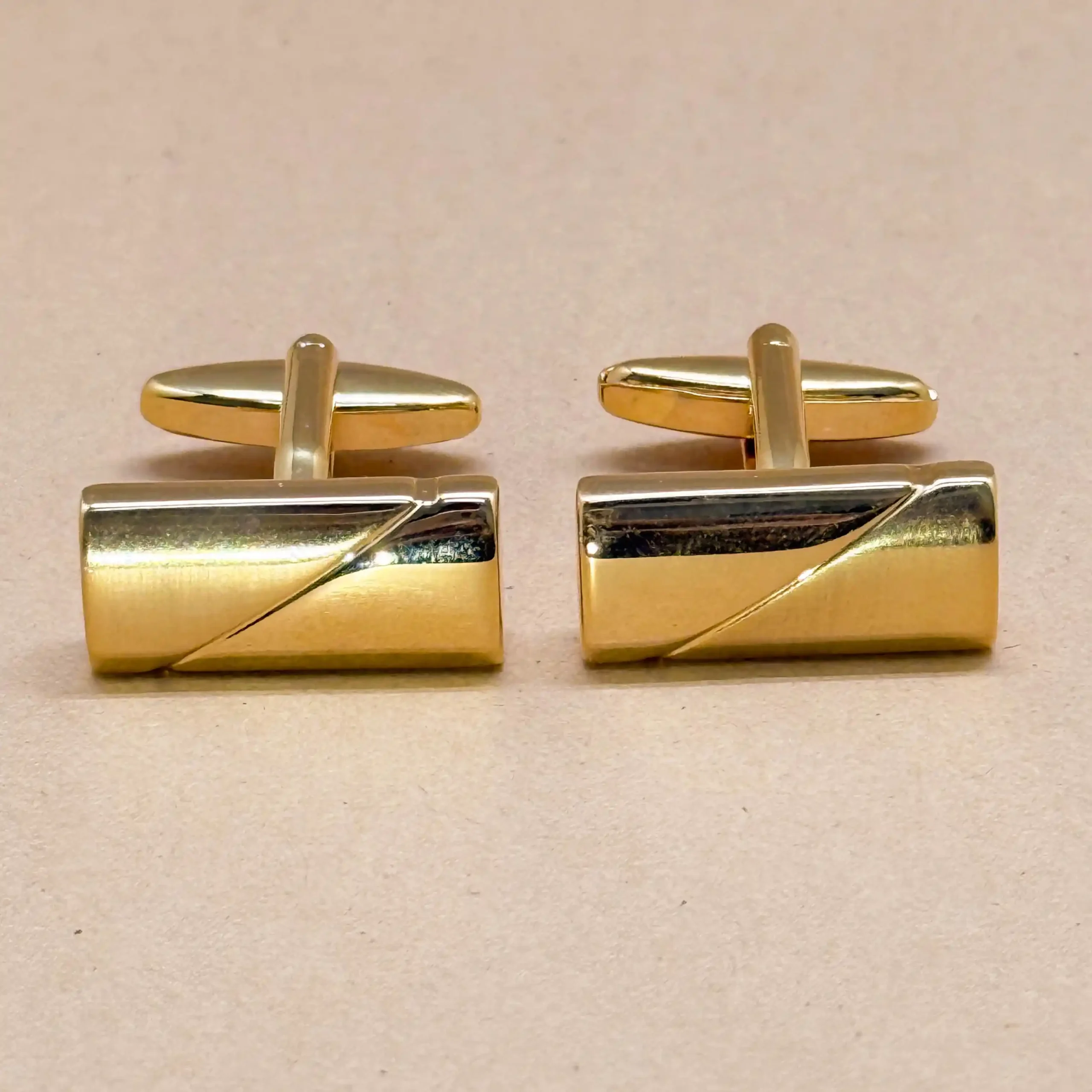 uc Minimalist Gold Stripe Cufflinks - Image 1