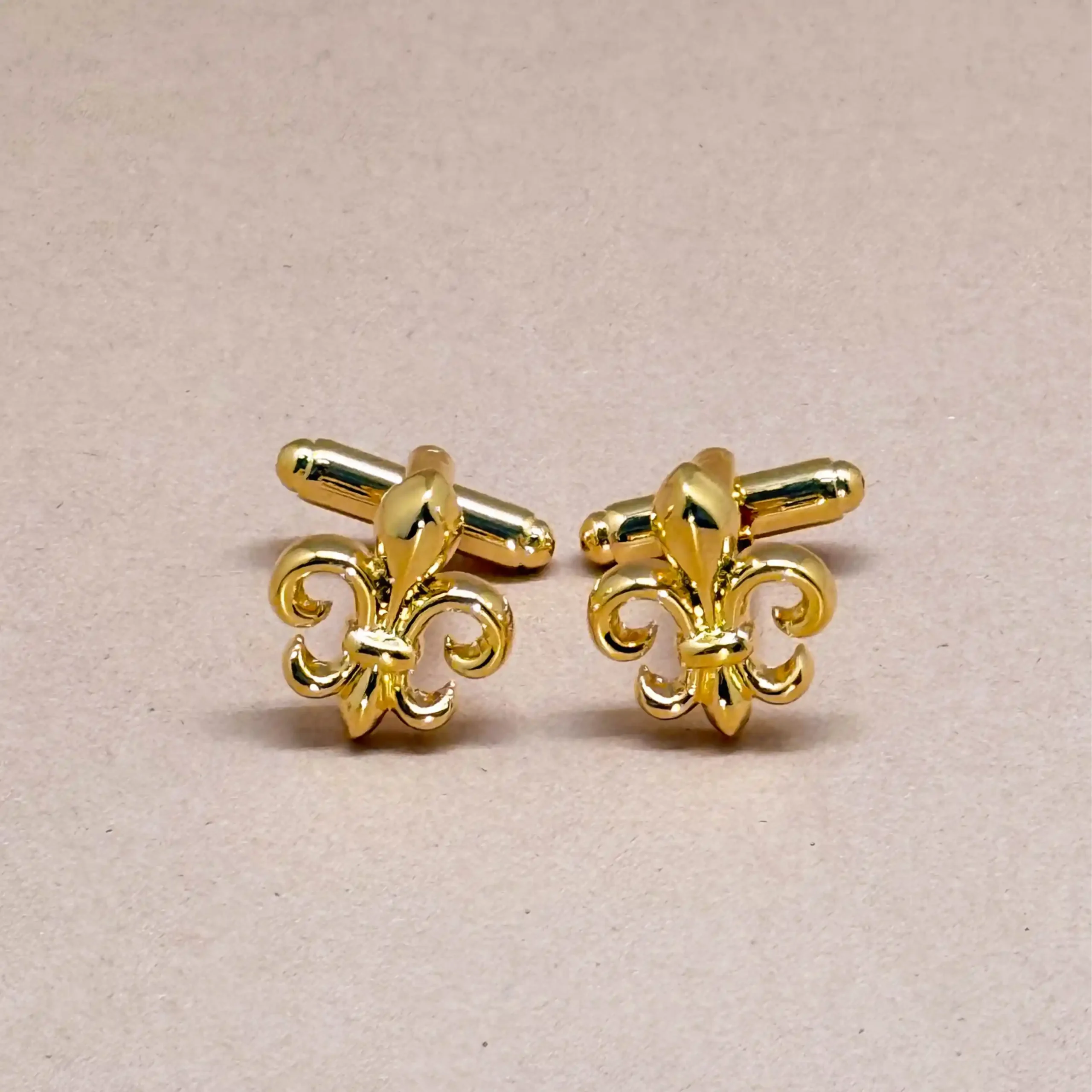 uc Fleur-de-Lis Gold Cufflinks - Image 1