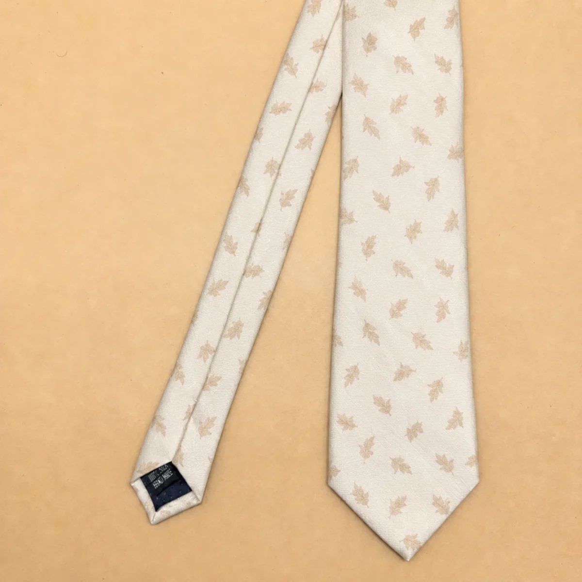 Ivory and Gold Motif Silk Necktie - Image 3